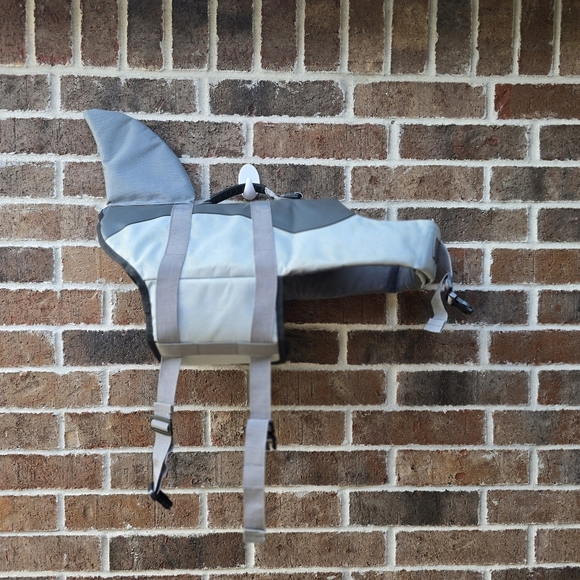 Shark Fin Dog Life Vest - Picture 1 of 5